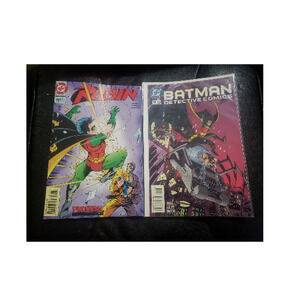 BATMAN Detctive Comics ROBIN Comics Books 2 VINTAGE